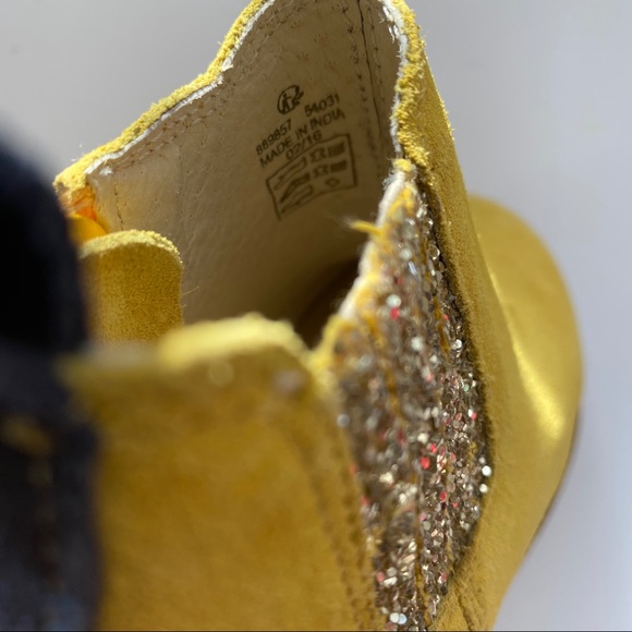 SOLD 👁‍🗨 HP🎉 NEW Mini Boden gold glitter boots - Picture 8 of 8